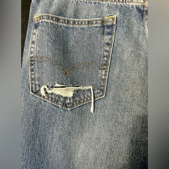 Levi’s 1961 551 z
Size 34x30 - Picture 12 of 16